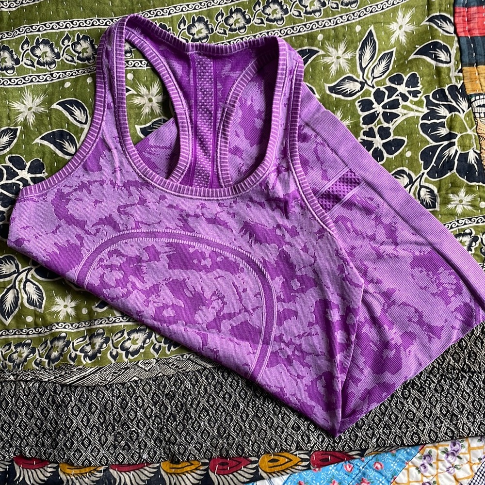 LULULEMON ATHLETICA purple patterned tank in great condition!